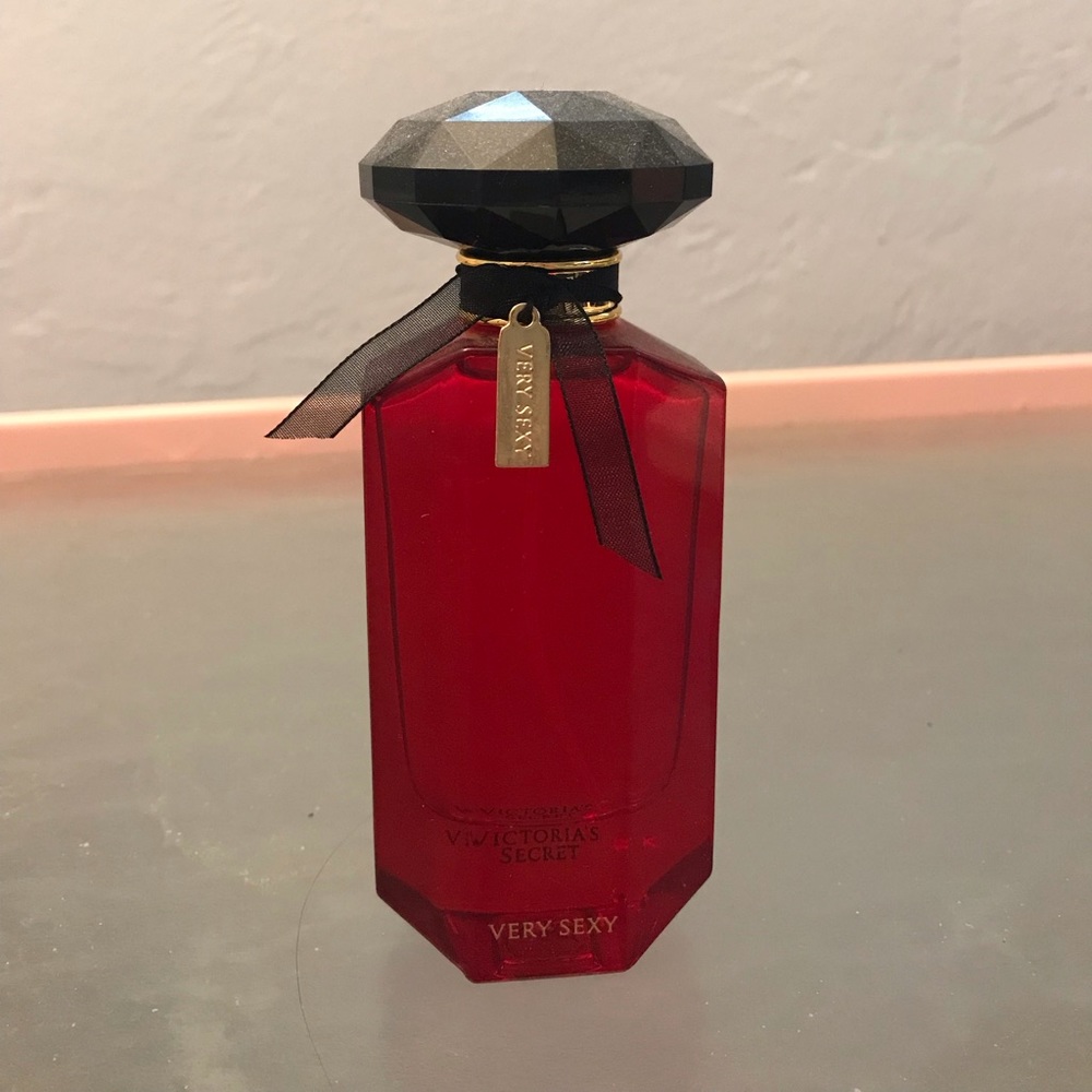 Victoria’s Secret Perfume very sexy full brand new
